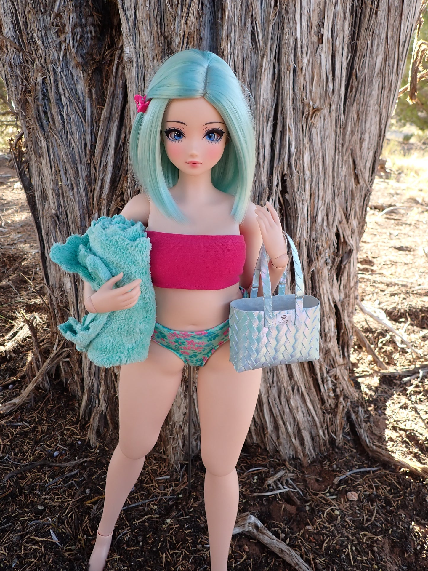 Smart doll beach bag sunscreen and towel light blue color shift basket weave