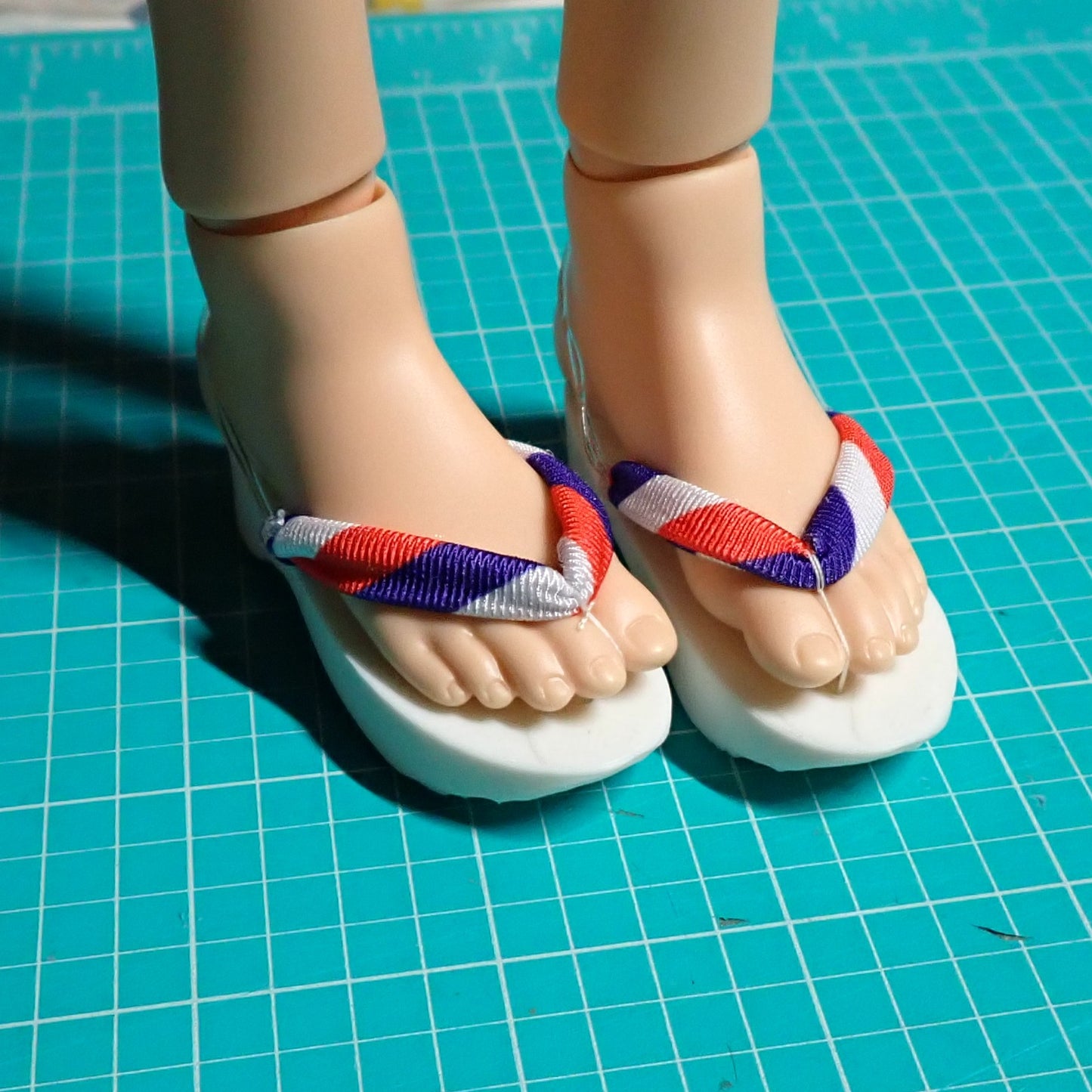 Smart doll girls kimono sandals red, white, and blue