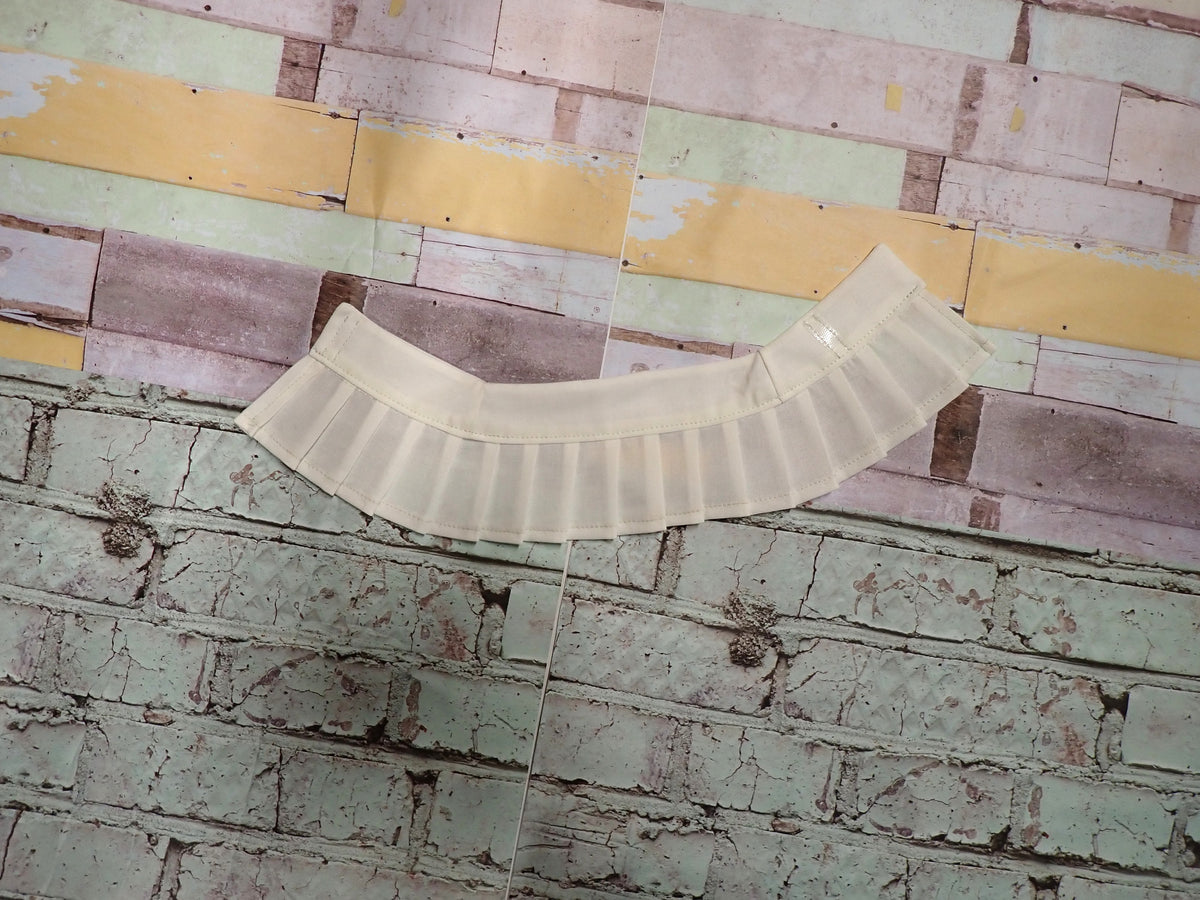 Smart doll Pleated Mini Skirt Off-white (Classic)